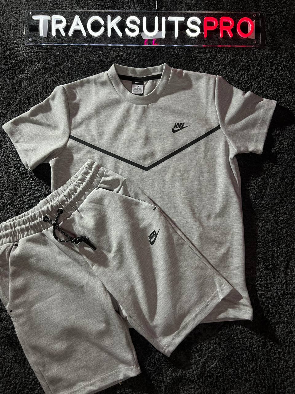 Nike Tech Fleece Grijs